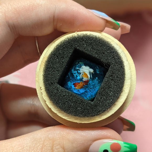 Jellykey Betta Saga Chatmanee Lieutenant 1u gem profile keycap - Picture 3 of 5